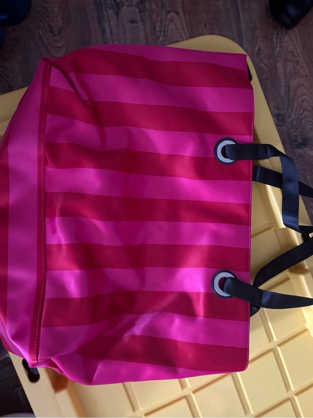 Victorias Secret bright pink